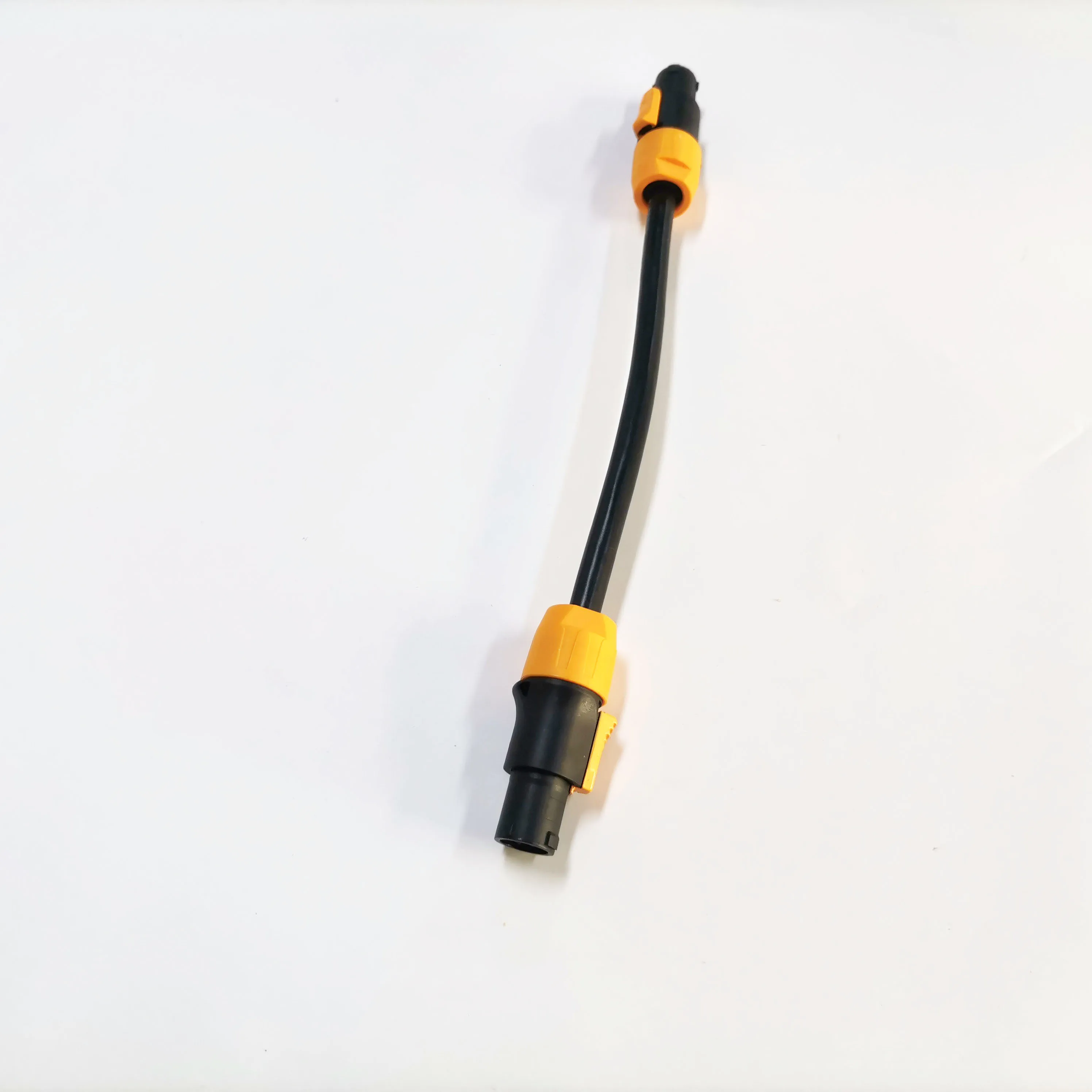 SJT 3*14AWG 40cm Powercon True1 Power Extension Cable for System Installers
SJT 3*14AWG 40cm Powercon True1 Power Extension Cable for System Installers