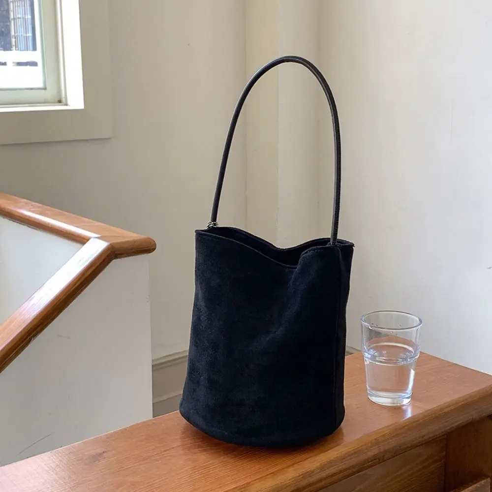 Винтажная винтажная замшевая сумка-мешок, кошелек, однотонная матовая сумка из искусственной кожи, большая вместительная милая сумка для подмышек для девочек
Винтажная винтажная замшевая сумка-мешок, кошелек, однотонная матовая сумка из искусственной кожи, большая вместительная милая сумка для подмышек для девочек