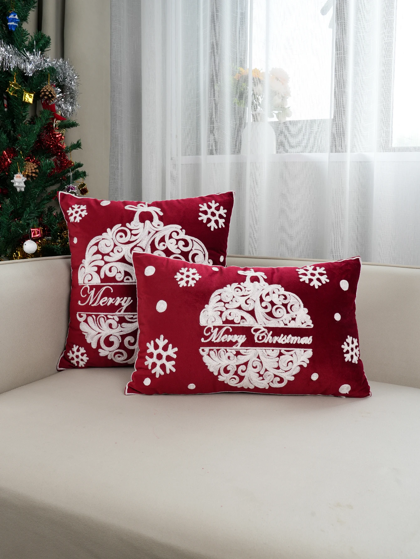 1pc Red Dutch Velvet Christmas Ball Embroidery Cushion Pillow Case, Multi-Size And Multi-Room Common
1pc Red Dutch Velvet Christmas Ball Embroidery Cushion Pillow Case, Multi-Size And Multi-Room Common