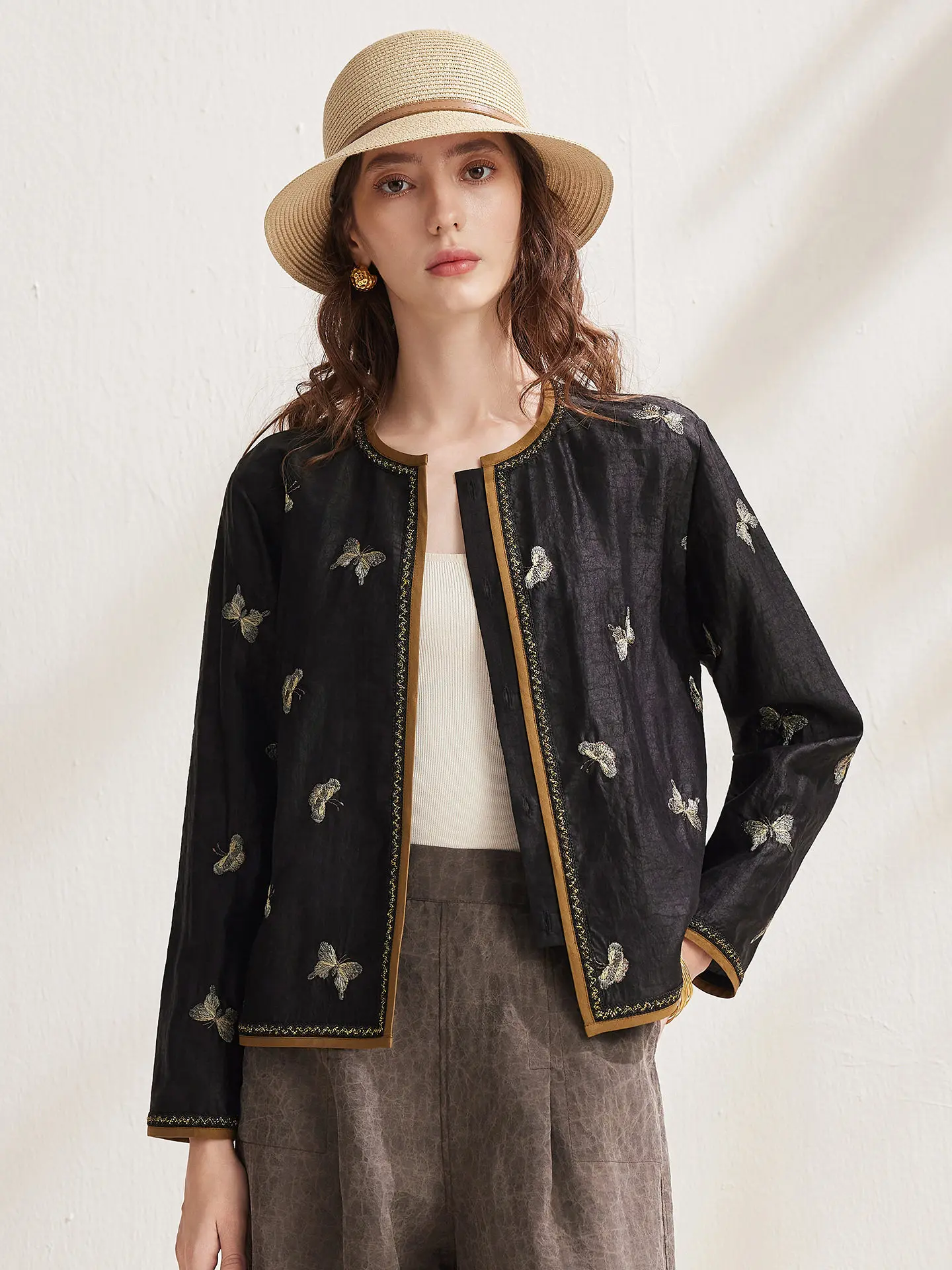 Женская рубашка Zhaojun из тяжелого шелка с длинным рукавом, весна-лето, новая коллекция, из шелка сянъюнь, роскошный элегантный стиль, китайское производство, однотонная
Женская рубашка Zhaojun из тяжелого шелка с длинным рукавом, весна-лето, новая коллекция, из шелка сянъюнь, роскошный элегантный стиль, китайское производство, однотонная