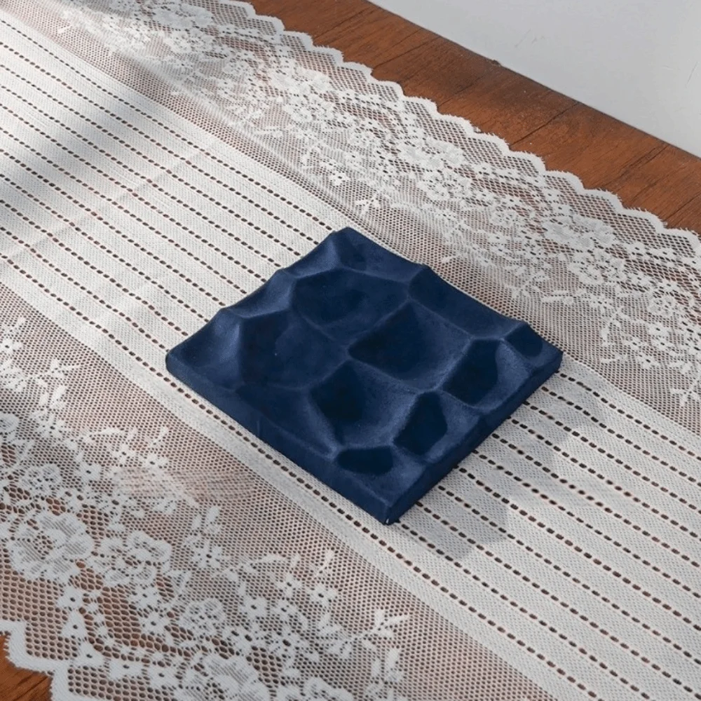 Cloth Jewelry Storage Tray Light Luxury Elegant Ring Earrings Display Plate INS Decorative Jewelry Shop Counter Accessory
Cloth Jewelry Storage Tray Light Luxury Elegant Ring Earrings Display Plate INS Decorative Jewelry Shop Counter Accessory