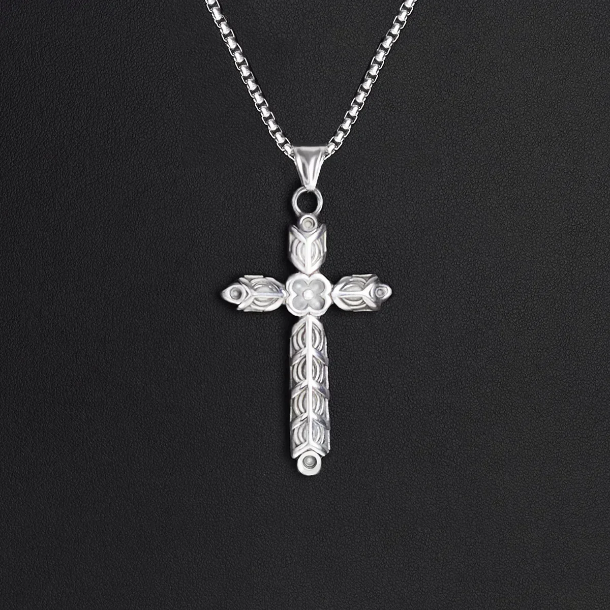 Vintage Personalized Scout Flower Cross Pendant Titanium Steel Dominant Men's Necklace Trendy Accessories
Vintage Personalized Scout Flower Cross Pendant Titanium Steel Dominant Men's Necklace Trendy Accessories