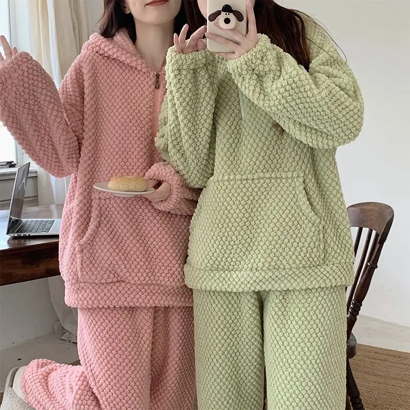 Осень-зима, женские пижамы из кораллового флиса, утепленная флисовая подкладка, удобная одежда для сна, фланелевая милая теплая домашняя одежда, костюм
Осень-зима, женские пижамы из кораллового флиса, утепленная флисовая подкладка, удобная одежда для сна, фланелевая милая теплая домашняя одежда, костюм