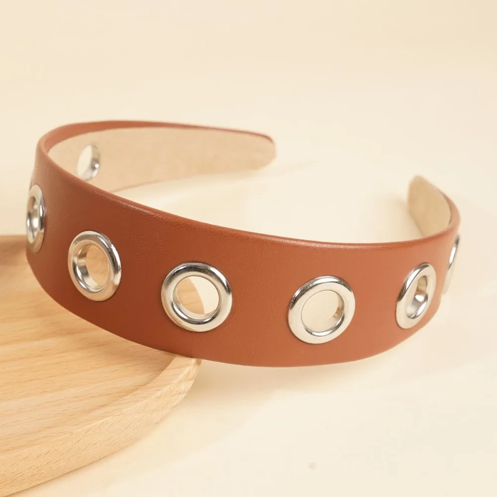 Fashion Solid Color Hollow Metal Headband Metal Ring Grommet Hollowed Out Eyelets Headband Hip-hop Y2k Punk Headwrap Sports
Fashion Solid Color Hollow Metal Headband Metal Ring Grommet Hollowed Out Eyelets Headband Hip-hop Y2k Punk Headwrap Sports