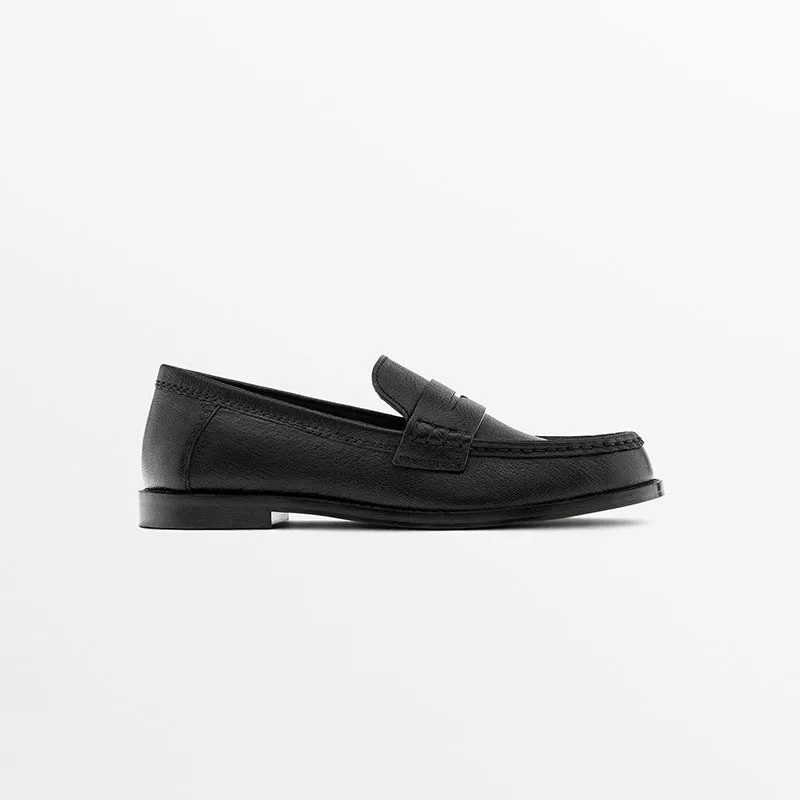 Withered British Minimalist Women's Shoes Lazy High-end Retro Black Cowhide Loafers Round Toe Commuting Shoes Slip On Flat Shoes
Withered British Minimalist Women's Shoes Lazy High-end Retro Black Cowhide Loafers Round Toe Commuting Shoes Slip On Flat Shoes