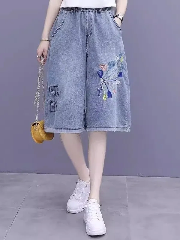 Широкие джинсы с высокой талией, женские летние повседневные джинсовые капри с вышивкой, большие размеры, утягивающие универсальные свободные посадки
Широкие джинсы с высокой талией, женские летние повседневные джинсовые капри с вышивкой, большие размеры, утягивающие универсальные свободные посадки