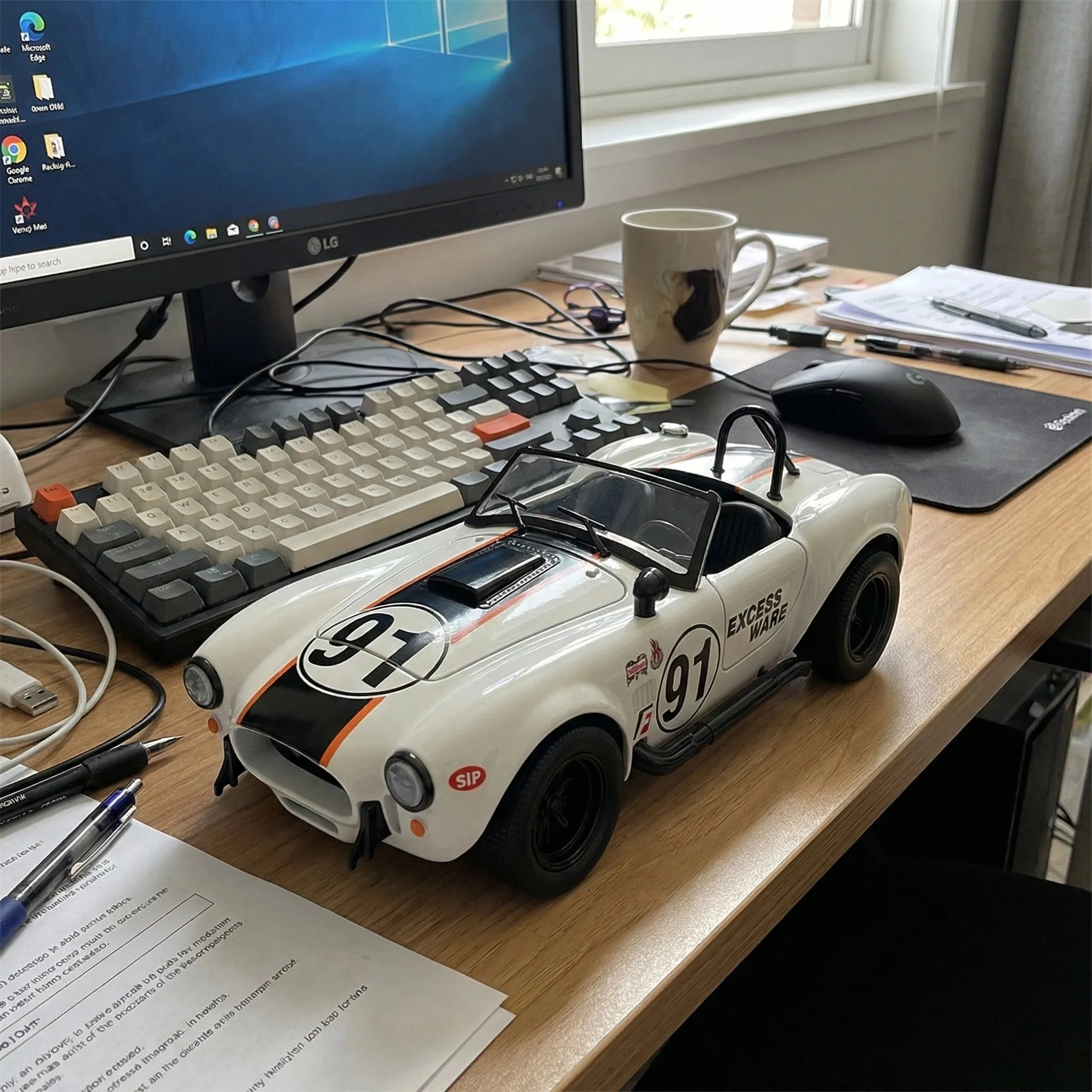 Модель автомобиля Ford Shelby Cobra 427 S/C 1:24, модифицированный сплавной автомобиль со звуком и светом, инерционная машинка, детская игрушка, коллекционный предмет, подарок на день рождения
Модель автомобиля Ford Shelby Cobra 427 S/C 1:24, модифицированный сплавной автомобиль со звуком и светом, инерционная машинка, детская игрушка, коллекционный предмет, подарок на день рождения