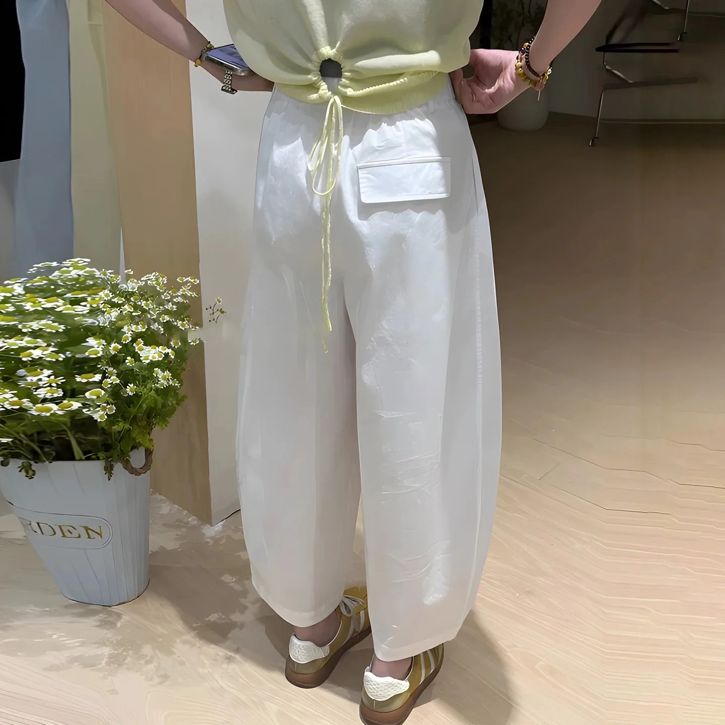 Versatile Casual Women's Lightweight Spring/summer New Arrival Loose Straight Wide Leg Pants High Waist Slimming Balloon Pants
Versatile Casual Women's Lightweight Spring/summer New Arrival Loose Straight Wide Leg Pants High Waist Slimming Balloon Pants