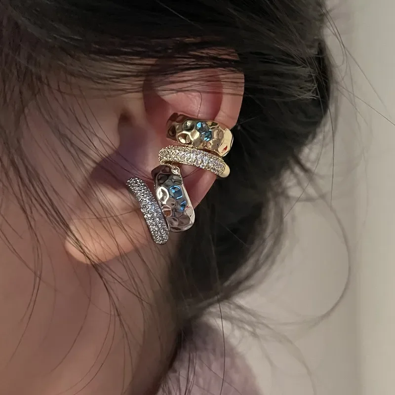 New Trending Zircon Double-layer Ear Cuff No Piercing Earring Punk Unique Metal Geometric Ear Clip for Women Y2K Jewelry 2023
New Trending Zircon Double-layer Ear Cuff No Piercing Earring Punk Unique Metal Geometric Ear Clip for Women Y2K Jewelry 2023