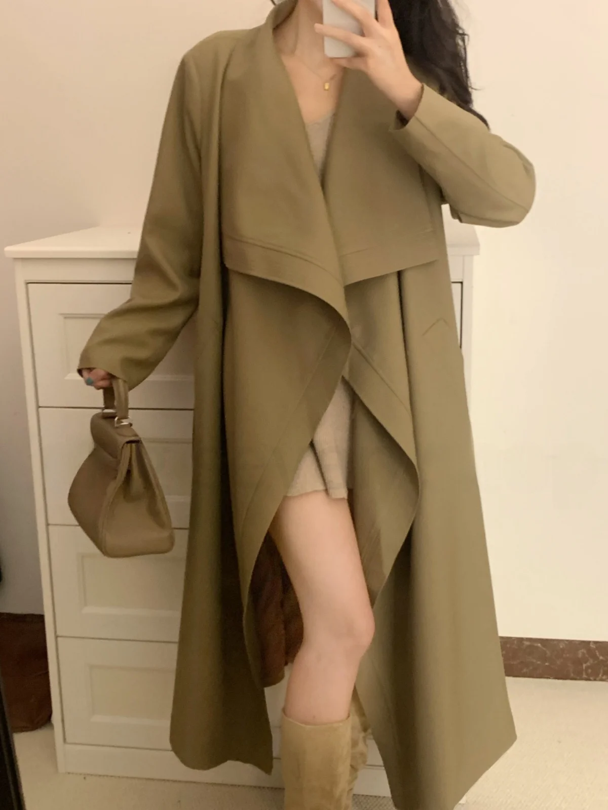 Knee-Length Oversized Coat Women's Faionable Slimming Korean Sle Long Coat with Belt Autumn Winter Outerwear
Knee-Length Oversized Coat Women's Faionable Slimming Korean Sle Long Coat with Belt Autumn Winter Outerwear
