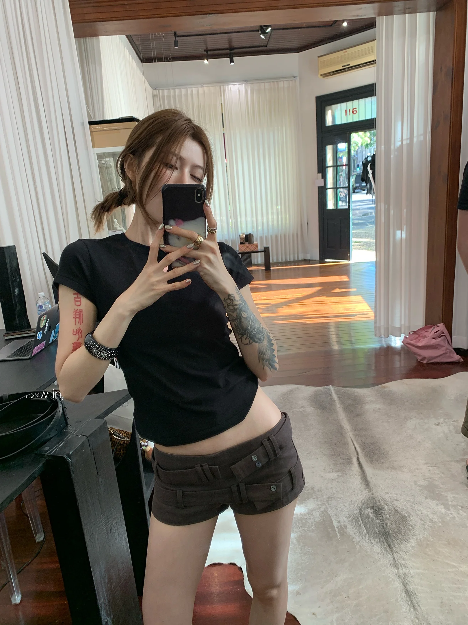 Three Goood Minimalist Classic Black T-Shirt Fuzzy Soft Comfortable Short Sleeve Women's Spring Breathable Lightweight Cotton...
Three Goood Minimalist Classic Black T-Shirt Fuzzy Soft Comfortable Short Sleeve Women's Spring Breathable Lightweight Cotton...