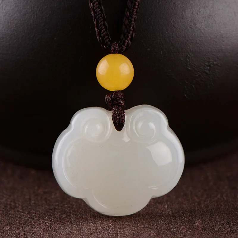 Hotan Fortune , Auspicious Lock Ornament, White Jade Pendant Men and Women
Hotan Fortune , Auspicious Lock Ornament, White Jade Pendant Men and Women