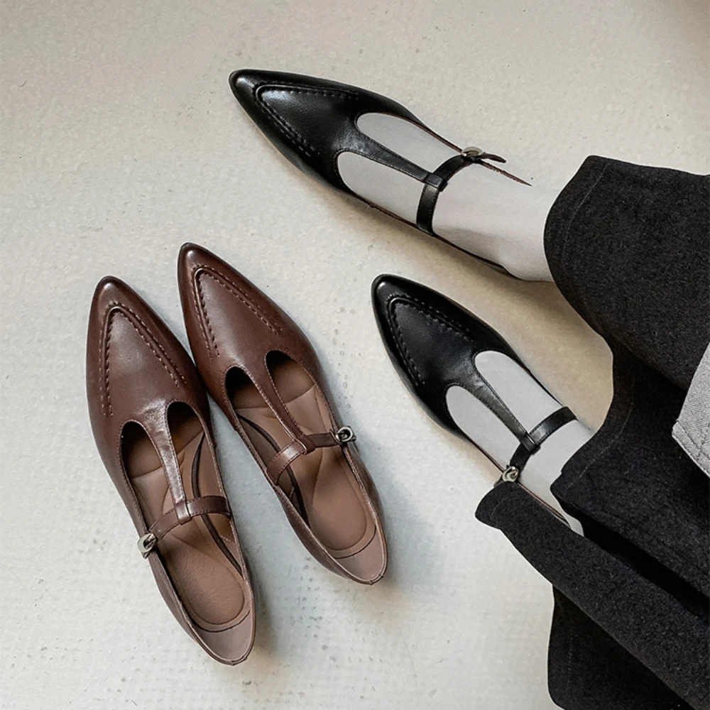 Spring and summer genuine leather low order shoes for women, pointed European and American style Mary Jane women's shoes black
Spring and summer genuine leather low order shoes for women, pointed European and American style Mary Jane women's shoes black