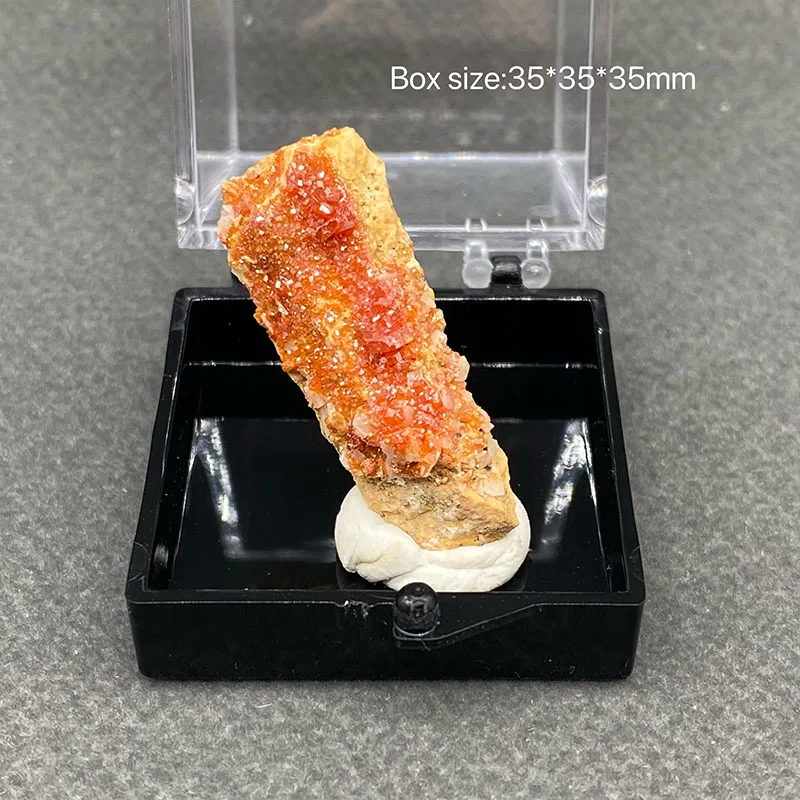 100% Natural Vanadinite Mineral Specimens Stones and Crystals Healing Crystal+Box size:35*35*35mm
100% Natural Vanadinite Mineral Specimens Stones and Crystals Healing Crystal+Box size:35*35*35mm