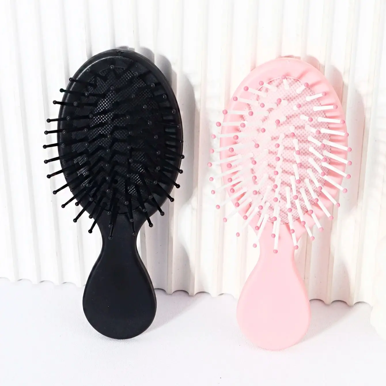 2 шт., многоцветная мини-портативная щетка для волос на воздушной подушке, отшелушивающая массажная расческа на воздушной подушке, специально для париков из натуральных волос
2 шт., многоцветная мини-портативная щетка для волос на воздушной подушке, отшелушивающая массажная расческа на воздушной подушке, специально для париков из натуральных волос