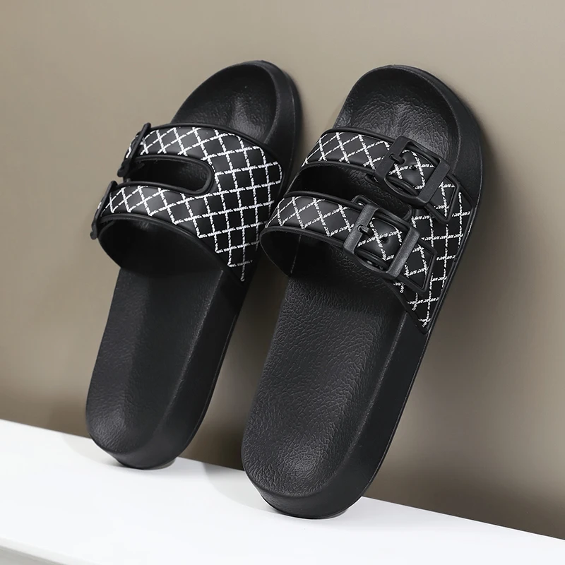 Fashion sandals for men soft soled non slip slippers casual outdoor beach shoes flip board home bathroom slippers sizes 39-48
Fashion sandals for men soft soled non slip slippers casual outdoor beach shoes flip board home bathroom slippers sizes 39-48