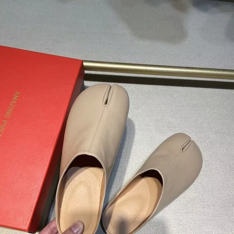 Women's Shoes Summer Baotou Half Slippers Fashion Split-toe Designer Shoes High Quality Soft Leather Casual Flat Half Slippers
Women's Shoes Summer Baotou Half Slippers Fashion Split-toe Designer Shoes High Quality Soft Leather Casual Flat Half Slippers