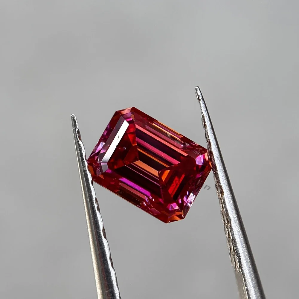 Emerald Cut Bright Pink Color VVS1 Loose Moissanite Stone Gemstone 4x6-9x11mm 0.5-5ct GRA Certificate DIY for Jewelry
Emerald Cut Bright Pink Color VVS1 Loose Moissanite Stone Gemstone 4x6-9x11mm 0.5-5ct GRA Certificate DIY for Jewelry