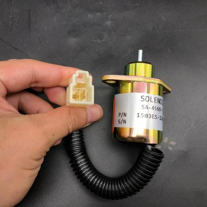 Переключатель электромагнитного клапана отключения двигателя D1105 подходит для B1700 B1700E
Переключатель электромагнитного клапана отключения двигателя D1105 подходит для B1700 B1700E