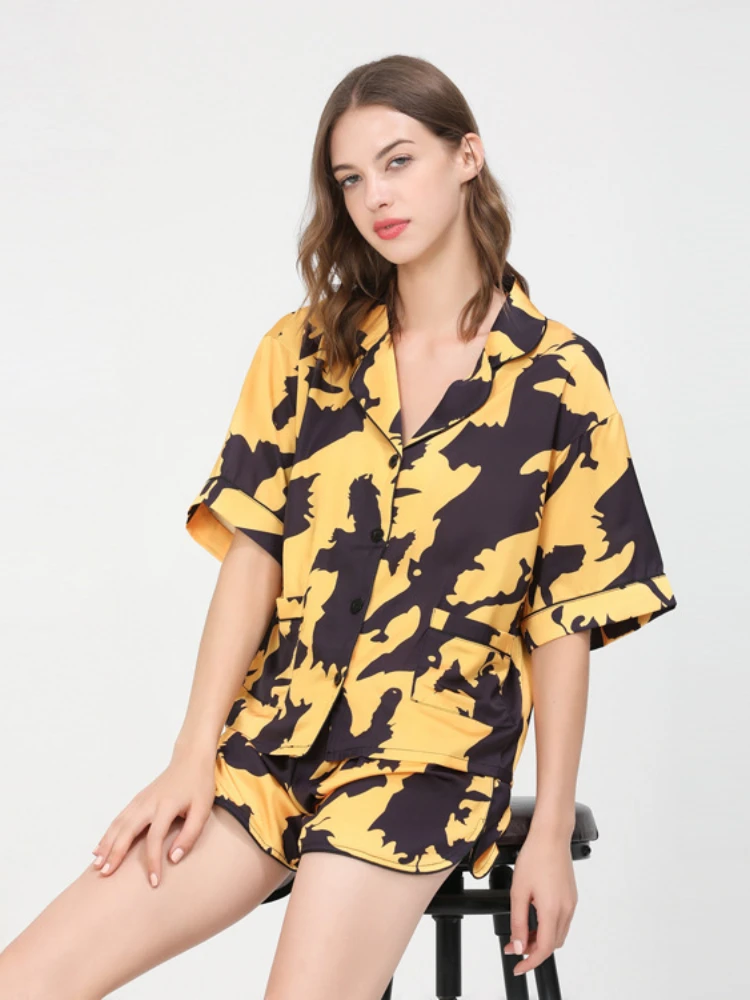 Ice Silk Pajamas Women's Spring Summer 2024 Thin Fashionable Loose Outer Wearing Silk Two-piece Home Clothes Short-Sleeve Suit
Ice Silk Pajamas Women's Spring Summer 2024 Thin Fashionable Loose Outer Wearing Silk Two-piece Home Clothes Short-Sleeve Suit
