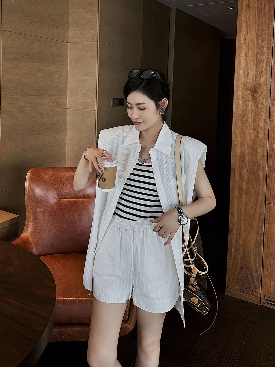 the Meng Summer Casual Cotton Shirt Set Striped Fashionable Women's Short Sleeve Neck Two-Piece Ensemble for Adults
the Meng Summer Casual Cotton Shirt Set Striped Fashionable Women's Short Sleeve Neck Two-Piece Ensemble for Adults