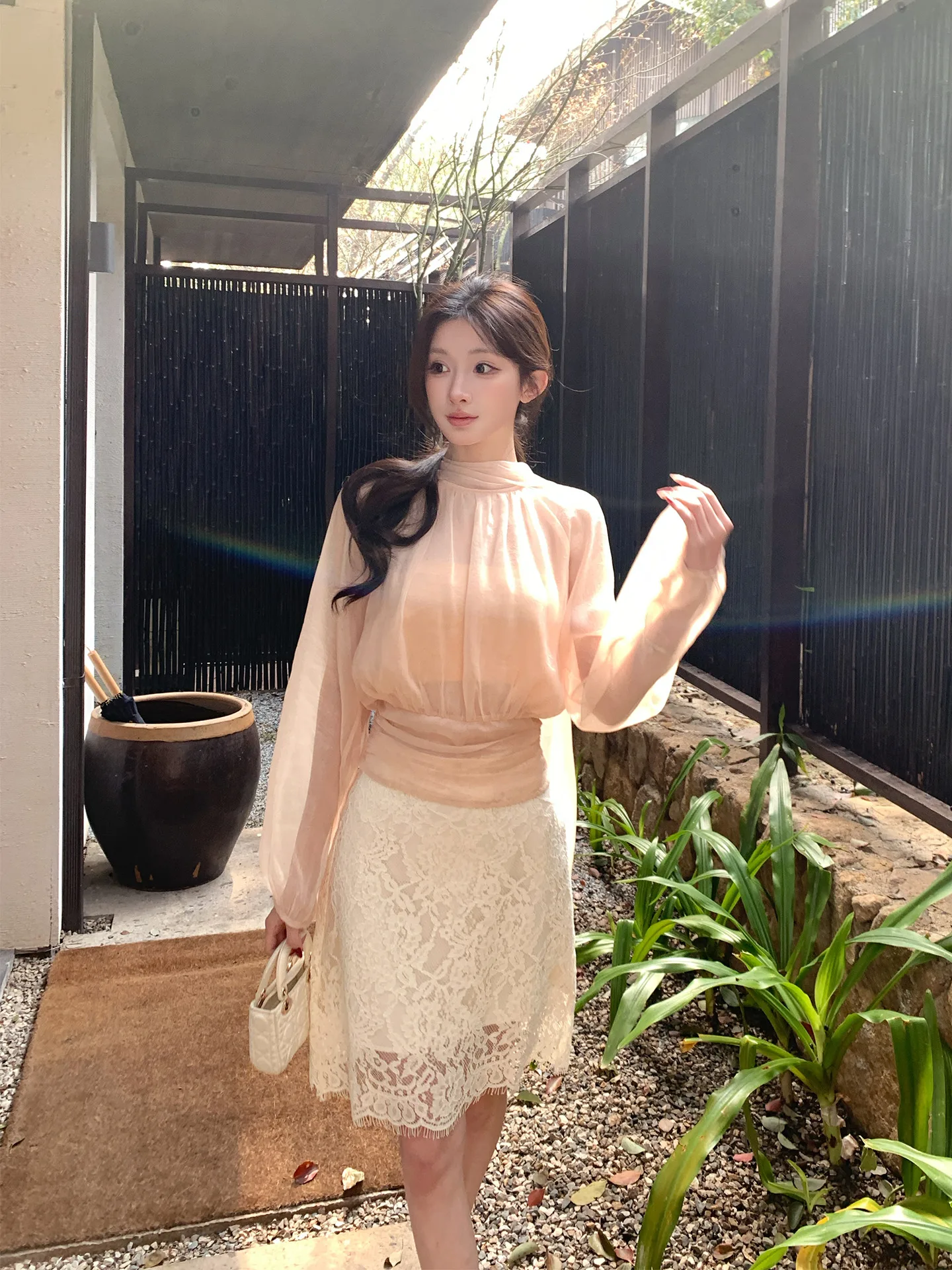 Solo Blush Soft Light Flowing Veil Shirt Women's Lazy Style Pleated Pearl Snowflake Chiffon Top French Style Loose Fit Long S...
Solo Blush Soft Light Flowing Veil Shirt Women's Lazy Style Pleated Pearl Snowflake Chiffon Top French Style Loose Fit Long S...