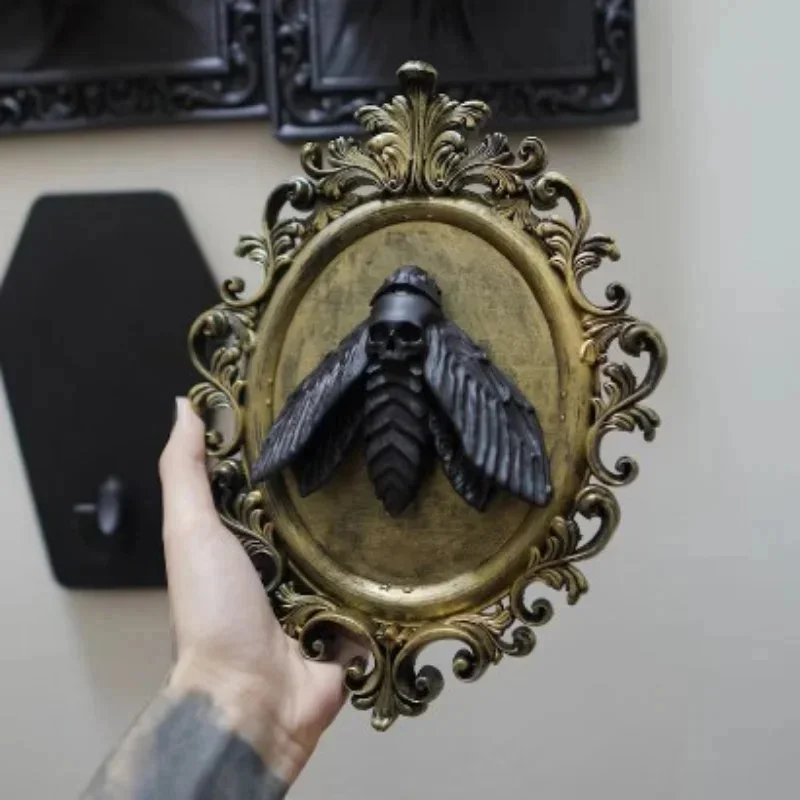 Gothic Art Resin Skeleton Moth Creature Ornament Rust-Resistant Animal Wall Decor Vintage Home Wall Hangings Framed Taxidermy
Gothic Art Resin Skeleton Moth Creature Ornament Rust-Resistant Animal Wall Decor Vintage Home Wall Hangings Framed Taxidermy