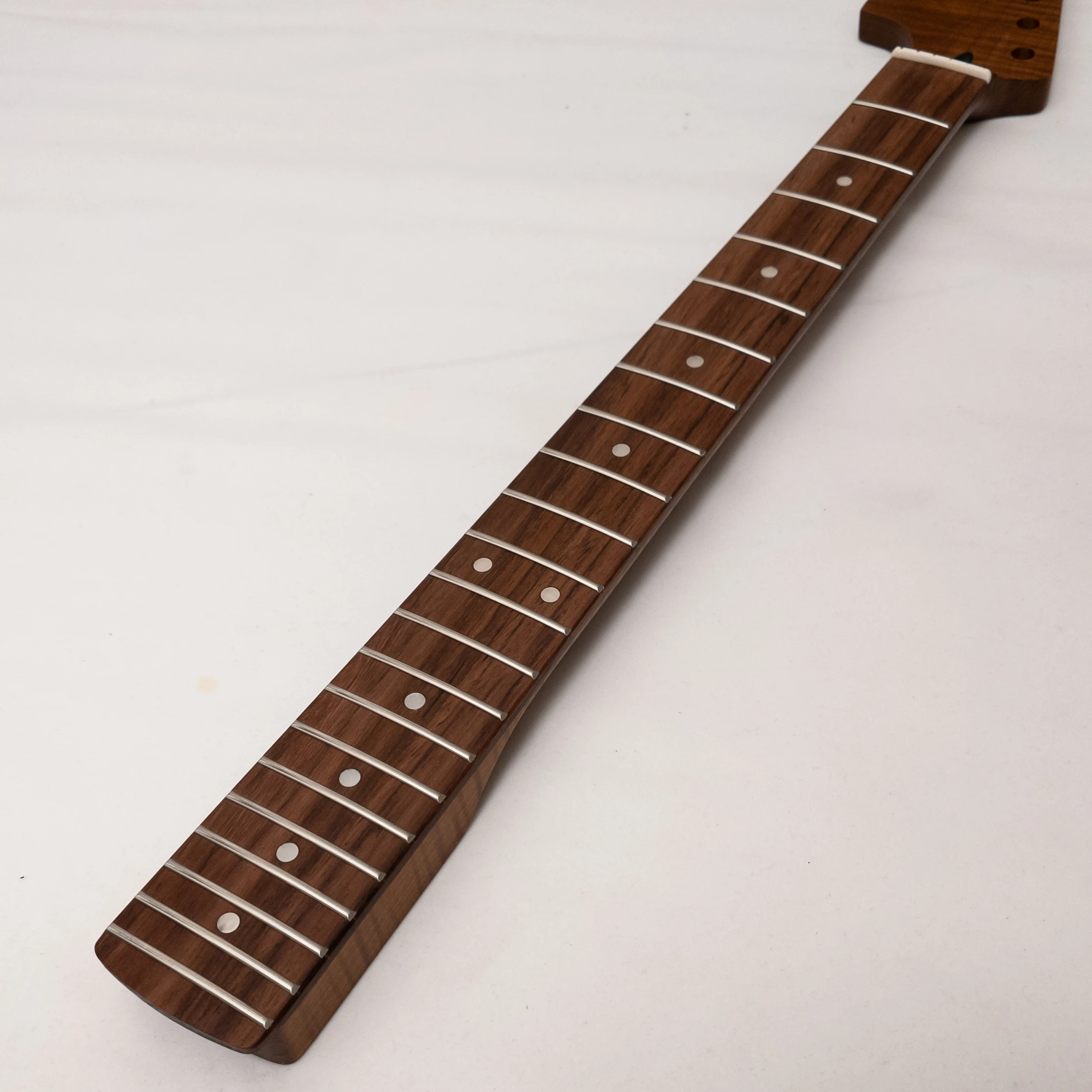 Left Handed Guitar Neck Roasted Maple Tiger Flame Rosewood Fingerboard 25.5" Scale 22 Frets Modern C 9.5 Radius Large Headstock
Left Handed Guitar Neck Roasted Maple Tiger Flame Rosewood Fingerboard 25.5" Scale 22 Frets Modern C 9.5 Radius Large Headstock