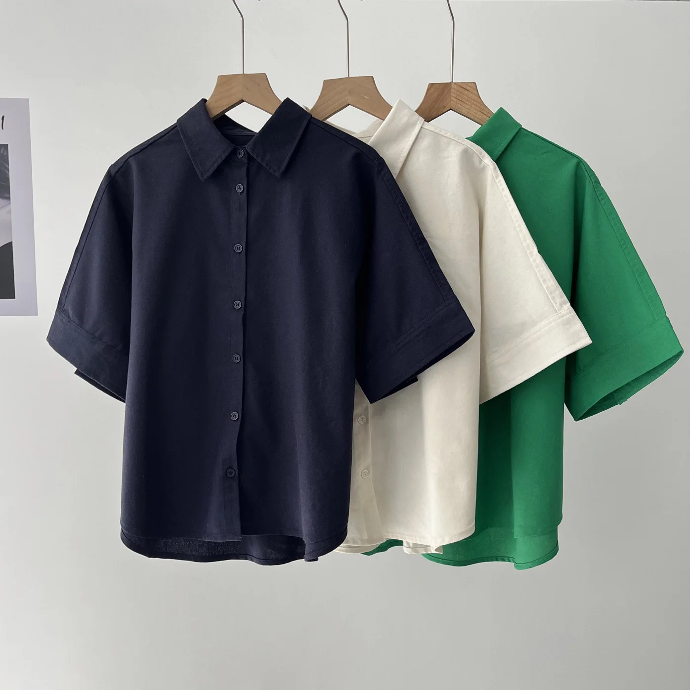 Women's standard version casual versatile minimalist short-sleeved shirt spring new product 011-0367
Women's standard version casual versatile minimalist short-sleeved shirt spring new product 011-0367