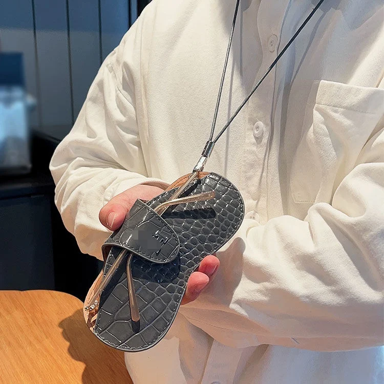 Genuine Leather Portable Glasses Protective Cover Storage Bag Travel Hanging Sunglasses Pouch
Genuine Leather Portable Glasses Protective Cover Storage Bag Travel Hanging Sunglasses Pouch