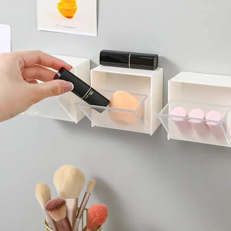 Wall-mounted Storage Box Punch-free Home Flip Container Box Cosmetic Cotton Swab Stick Head Rope Lipstick Storage Box
Wall-mounted Storage Box Punch-free Home Flip Container Box Cosmetic Cotton Swab Stick Head Rope Lipstick Storage Box
