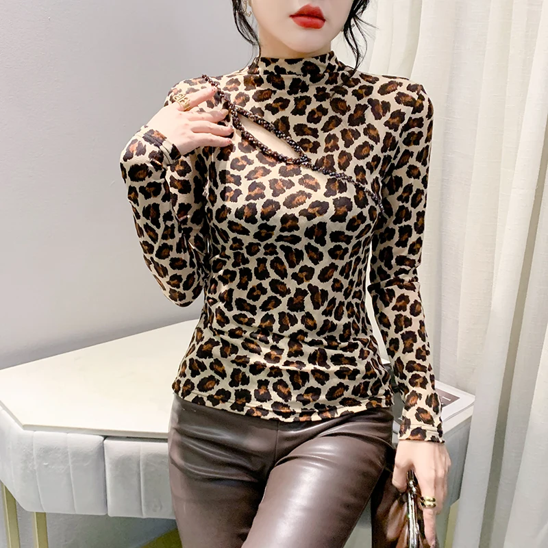 2024 Fall Winter Korean Clothes Mesh T-Shirt Chic Sexy Hollow Out Print Leopard Shiny Beading Women Tops Long Sleeve Tees 311055
2024 Fall Winter Korean Clothes Mesh T-Shirt Chic Sexy Hollow Out Print Leopard Shiny Beading Women Tops Long Sleeve Tees 311055