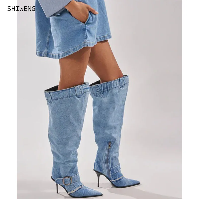 Новые джинсовые сапоги с острым носком на весну 2026 года, женские универсальные сапоги-ботфорты с драпировкой, стройнящие, на шпильке, модные, размер 44
Новые джинсовые сапоги с острым носком на весну 2026 года, женские универсальные сапоги-ботфорты с драпировкой, стройнящие, на шпильке, модные, размер 44