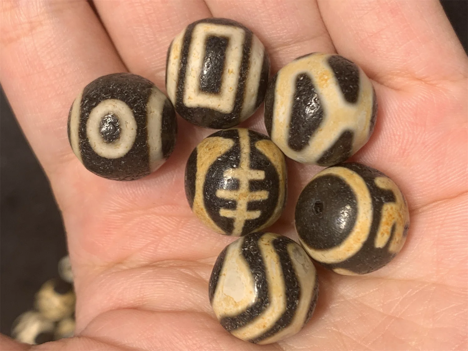1pcs/lot Natural Agate Dzi Bucket Beads Weathering lines Tooth yellow 15×16mm Multiple patterns diy Bracelet Accessories jewelry
1pcs/lot Natural Agate Dzi Bucket Beads Weathering lines Tooth yellow 15×16mm Multiple patterns diy Bracelet Accessories jewelry