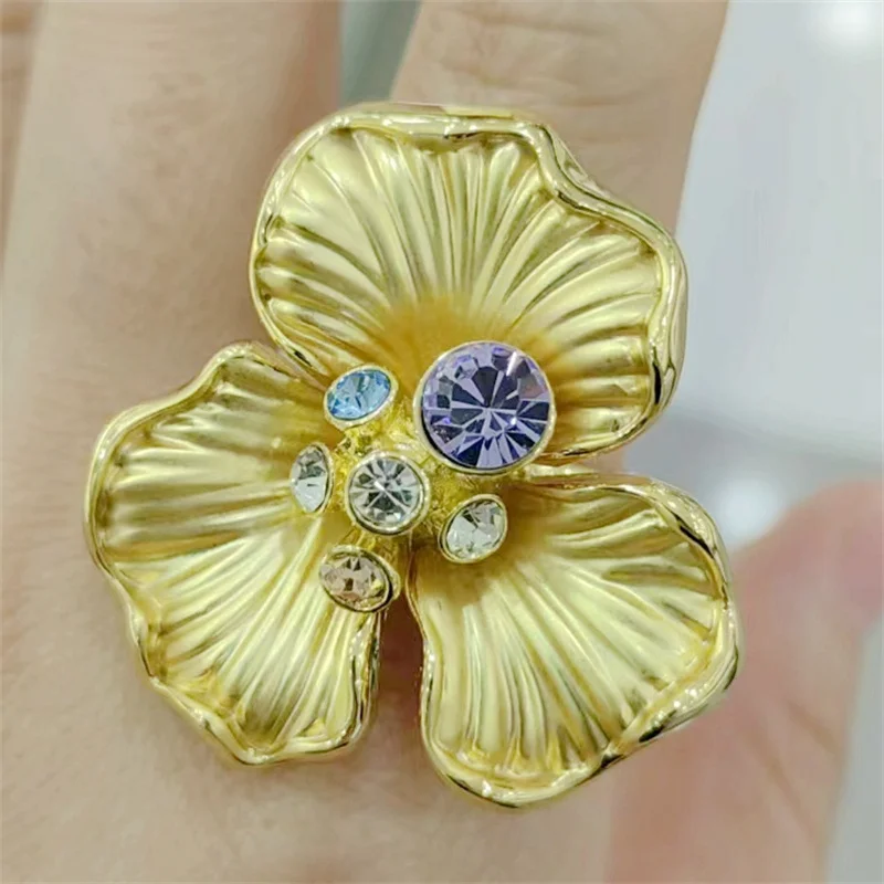 Pink Zircon Flower Rings for Women Gold Color Stainless Steel Ring 2025 Trend New in Elegant Luxury Aesthetic Jewelry anillos
Pink Zircon Flower Rings for Women Gold Color Stainless Steel Ring 2025 Trend New in Elegant Luxury Aesthetic Jewelry anillos