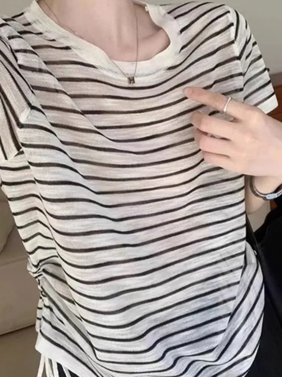 Korean Design round Neck Short Sleeve Knitted Sweater Women's Slim Fit Summer New Style Personality Versatile Slimming Top
Korean Design round Neck Short Sleeve Knitted Sweater Women's Slim Fit Summer New Style Personality Versatile Slimming Top