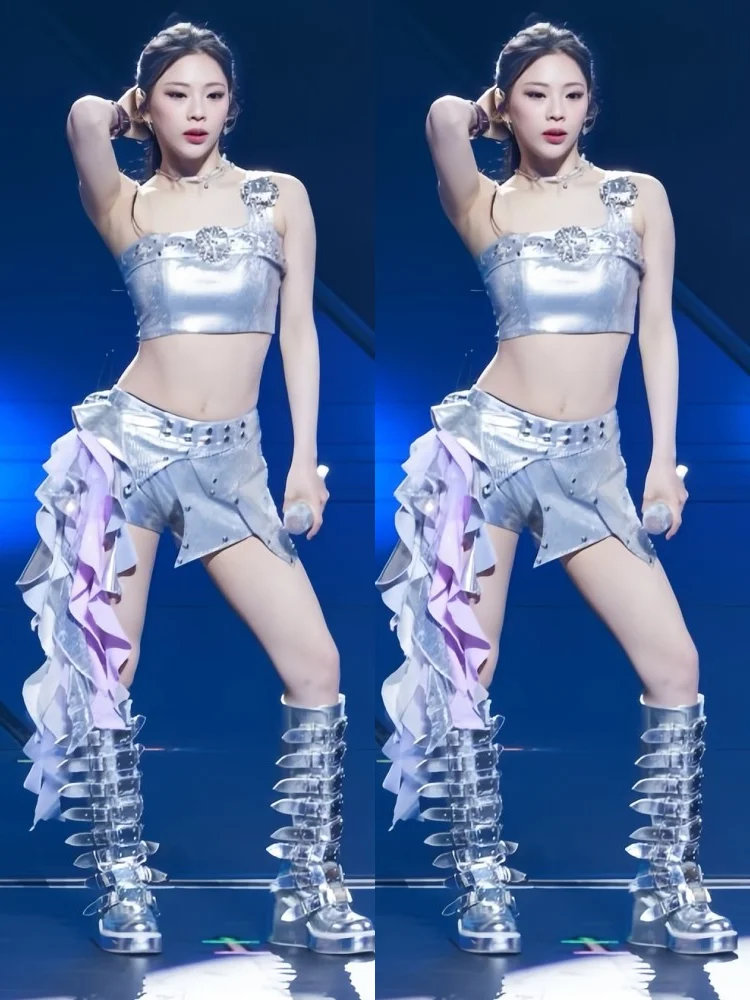 Silver Stage Performance Outfit Set Babymonster Female Group Dance Song Costume Jazz Performance Stage Suit Ensemble
Silver Stage Performance Outfit Set Babymonster Female Group Dance Song Costume Jazz Performance Stage Suit Ensemble