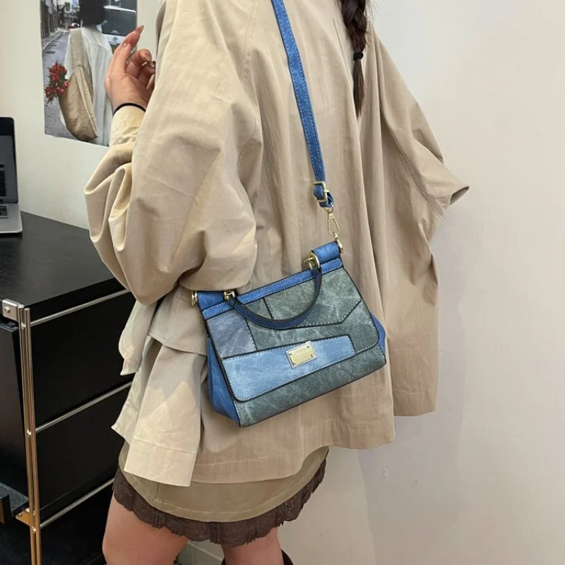 Women's Handbag Made Of Sun-Patterned Leather Boasting Paris Commuter Vintage Look
Women's Handbag Made Of Sun-Patterned Leather Boasting Paris Commuter Vintage Look