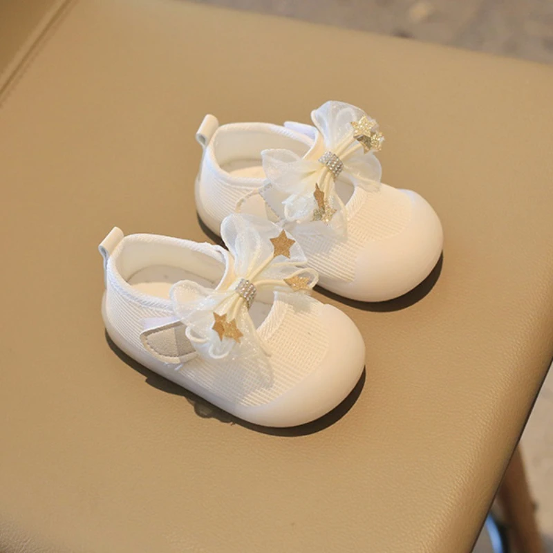 Новые ходунки, летняя универсальная удобная обувь для маленьких девочек, нескользящая простая детская обувь на мягкой подошве, изысканная милая обувь принцессы в стиле ретро
Новые ходунки, летняя универсальная удобная обувь для маленьких девочек, нескользящая простая детская обувь на мягкой подошве, изысканная милая обувь принцессы в стиле ретро
