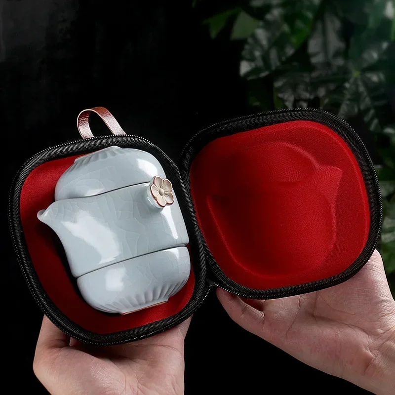 Ru Kiln Fast Guest Cup Portable Kung Fu Single Travel Tea Set One Pot Two Cups Ceramic Teacup Teapot Tea Brewer Gift
Ru Kiln Fast Guest Cup Portable Kung Fu Single Travel Tea Set One Pot Two Cups Ceramic Teacup Teapot Tea Brewer Gift