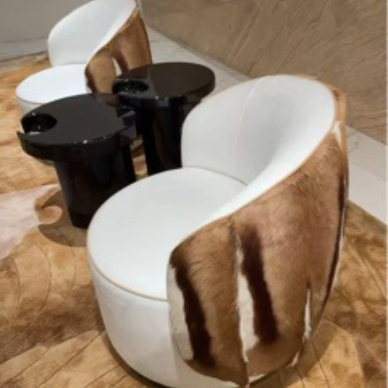 Italian modern high-end sofa chair living room designer furniture metal base villa single chair
Italian modern high-end sofa chair living room designer furniture metal base villa single chair