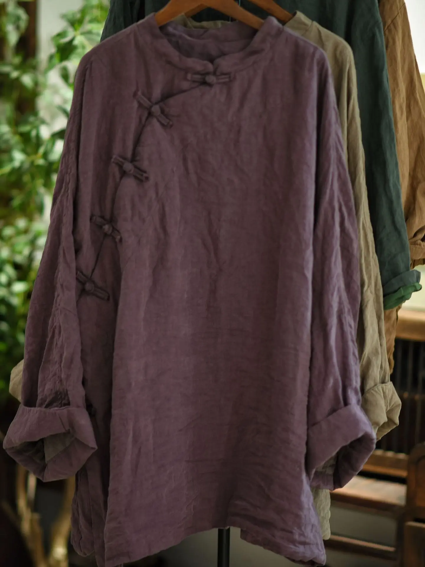 Retro Chinese Sle Double Layer Textured Linen Kimono Coat with Buttoned Cuffs Women's Loose Fit Long Sve irt
Retro Chinese Sle Double Layer Textured Linen Kimono Coat with Buttoned Cuffs Women's Loose Fit Long Sve irt