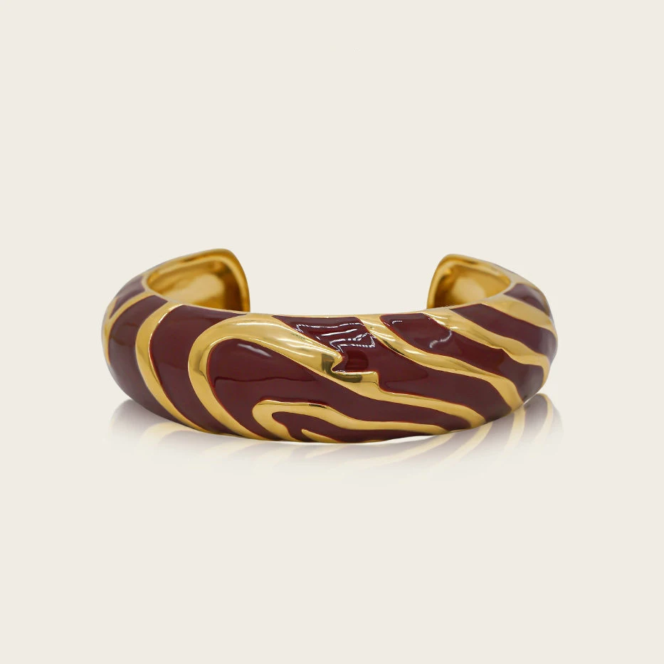 Vintage White Red Drop Glaze Luxury Wide Bracelet Woman Europe American Classics Jewelry Trend
Vintage White Red Drop Glaze Luxury Wide Bracelet Woman Europe American Classics Jewelry Trend