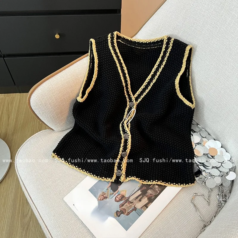 Korobov Small Fragrance Sweater Vest Contrast Color V-neck Knitted Tank Top Women New Vintage Temperament Slim Cardigan Top
Korobov Small Fragrance Sweater Vest Contrast Color V-neck Knitted Tank Top Women New Vintage Temperament Slim Cardigan Top