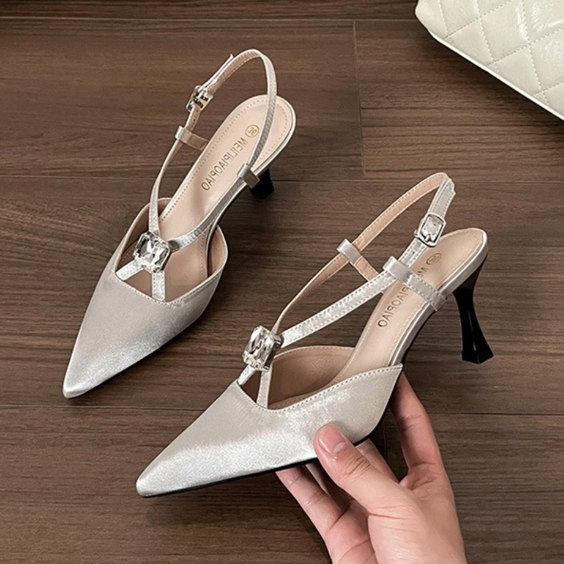 Luxury Rhinestone Decoration High Heels Sandals Woman Sexy Pointed Toe Slingback Sandals Elegant Cross Strap Wedding Bride Shoes
Luxury Rhinestone Decoration High Heels Sandals Woman Sexy Pointed Toe Slingback Sandals Elegant Cross Strap Wedding Bride Shoes