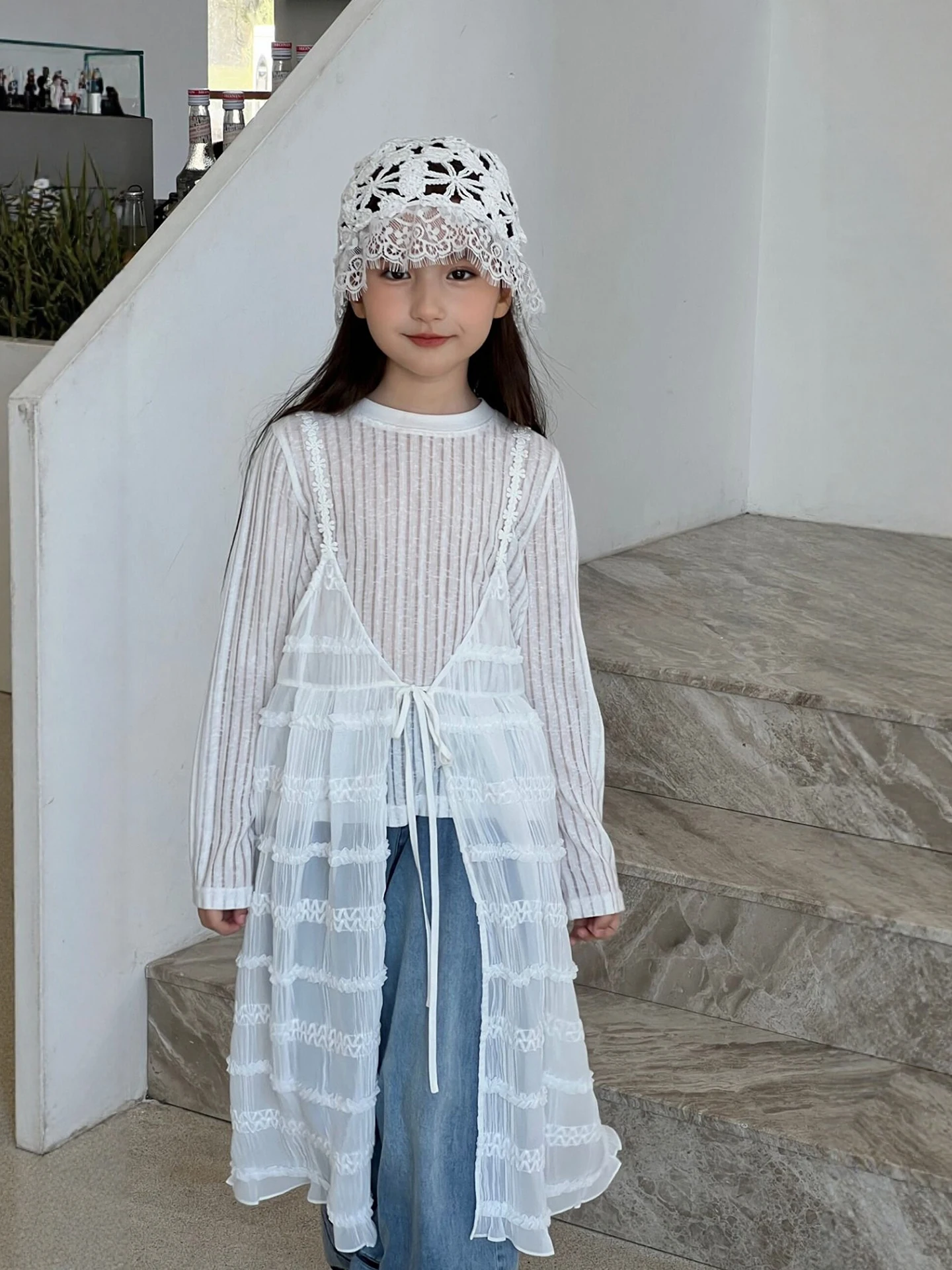 Girls Knee-Length White Strap Dress Children's Summer Fashion Casual Mid-Low Waist Midi Skirt Elegant Trendy Pola Team Dress
Girls Knee-Length White Strap Dress Children's Summer Fashion Casual Mid-Low Waist Midi Skirt Elegant Trendy Pola Team Dress