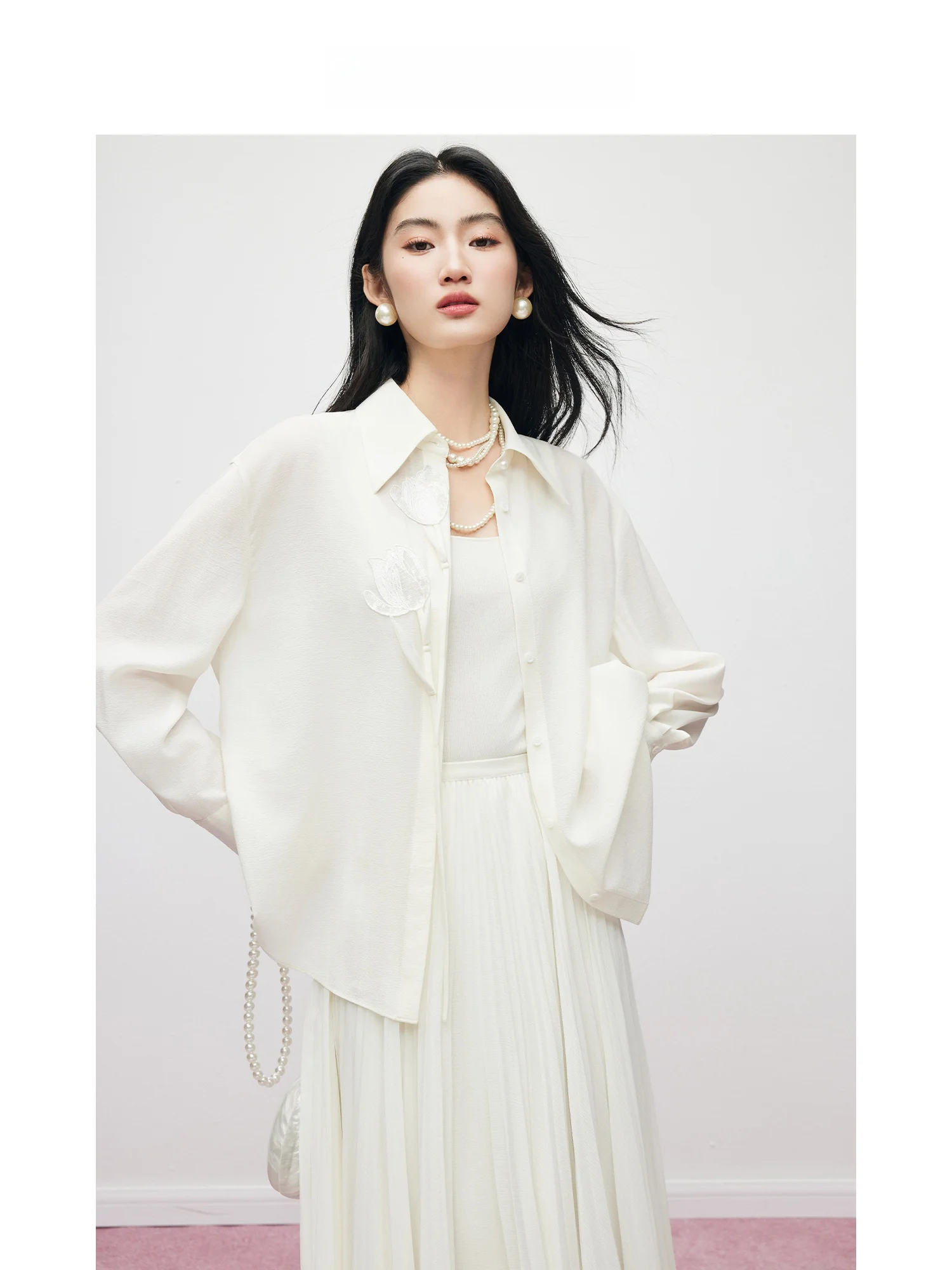 MandyZhang Design Tulip Embroidery Acetate White Women's Shirt Summer Elegant Commuting Sun Protection Top Loose Fit Long Sleeve
MandyZhang Design Tulip Embroidery Acetate White Women's Shirt Summer Elegant Commuting Sun Protection Top Loose Fit Long Sleeve