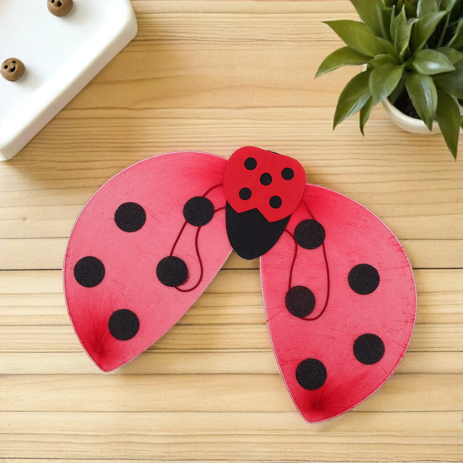 2Pcs Foldable Ladybug Wings Costume Accessories Lightweight Mesh Bug Wings for Stage Performance Party Dress Up
2Pcs Foldable Ladybug Wings Costume Accessories Lightweight Mesh Bug Wings for Stage Performance Party Dress Up