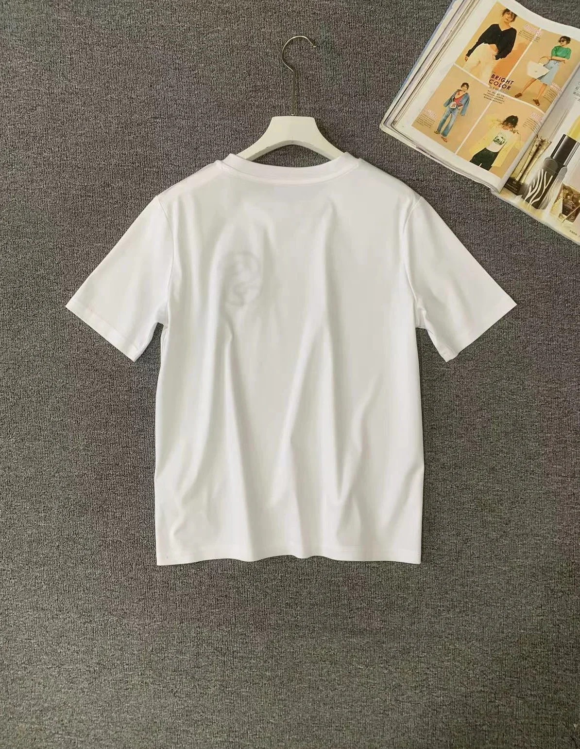 Women Patch Rhinestone Letter Tshirt White or Black Short Sleeve Top O-Neck Female Casual Tee Summer 2023
Women Patch Rhinestone Letter Tshirt White or Black Short Sleeve Top O-Neck Female Casual Tee Summer 2023