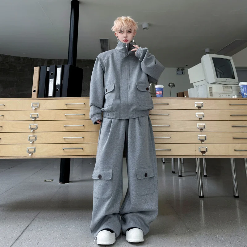 Весенний мужской комплект: кардиган-худи из искусственной кожи в стиле пэчворк и плотная толстовка с капюшоном в американском уличном стиле. Дизайнерская сенсация, рабочая одежда.
Весенний мужской комплект: кардиган-худи из искусственной кожи в стиле пэчворк и плотная толстовка с капюшоном в американском уличном стиле. Дизайнерская сенсация, рабочая одежда.